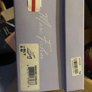 Brand new orange size 6 women’s shoe